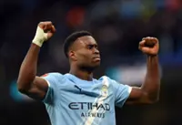 Soccer-Man City beat Salford, Newcastle knock out Villa, Liverpool cruise in FA Cup