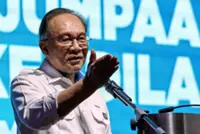 'Let them fight', says Anwar on Bersatu turmoil