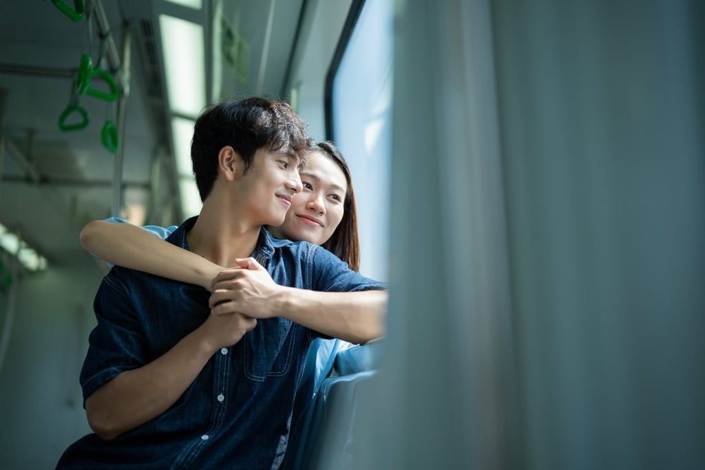 A happy Chinese couple hang out together. Some people online say they would rather remain single than date someone who is selfish. -- Photo: Shutterstock/SCMP