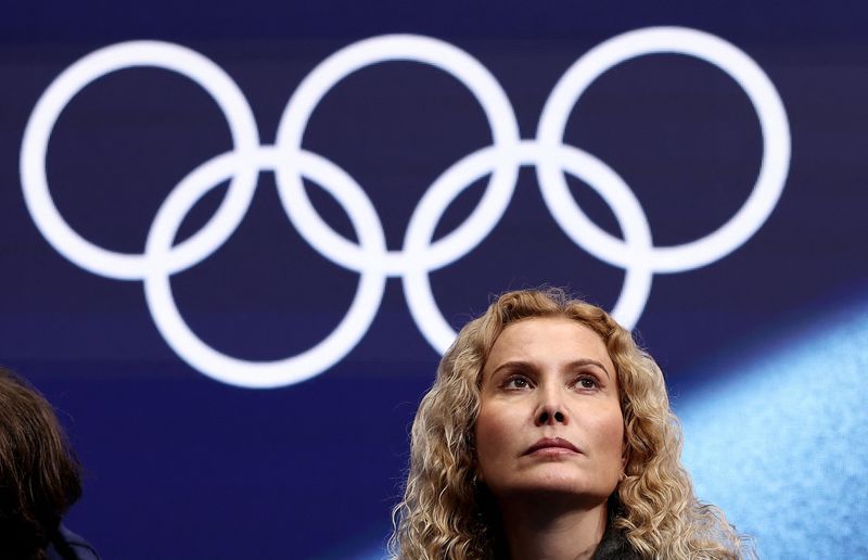 Olympics-Figure skating-ISU statement follows controversy over Russian coach at Milano Olympics