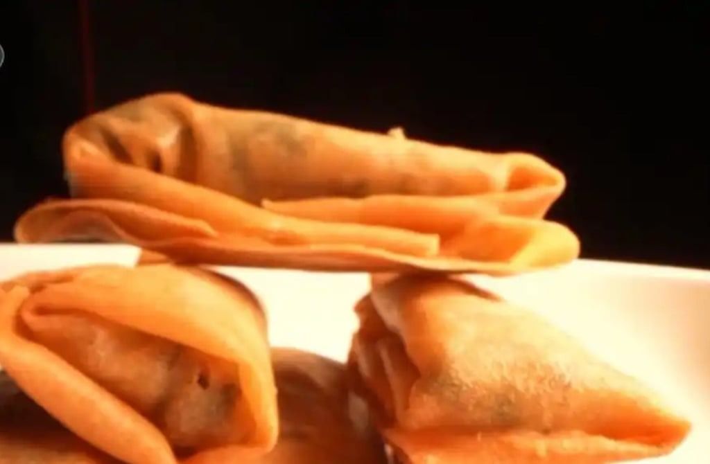 Spring rolls like those above are just one of many foods enjoyed during the festival. - Photo: Baidu