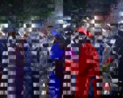 Vietnamese party leader offers incense at Ly Thai To Monument, extends Tet greetings to Hanoi residents