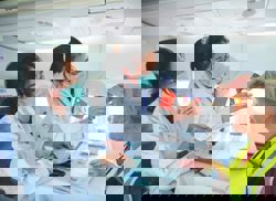 China's airplane hospital provides free medical services in Laos