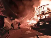 Kinabatangan fire razes seven houses, injures volunteer fireman