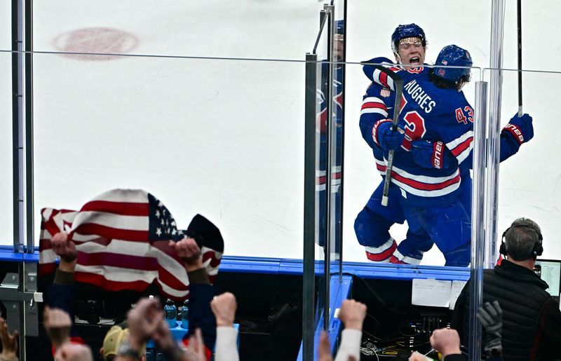 Olympics-Ice hockey-US squeeze by Sweden into men's semi-finals