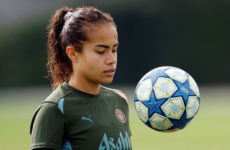 Soccer-Australia coach says Fowler fit to start Women's Asian Cup
