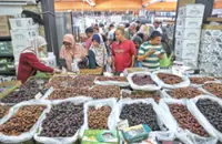 Ramadan traders stock up despite CNY rush