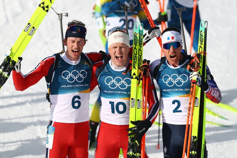 Olympics-Biathlon-Perfect shooting secures gold for Norway's Dale-Skjevdal in men's mass start