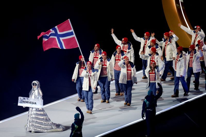 Olympics-Norway set new gold medal record at Winter Games with 17 after biathlon win