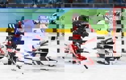 Olympics-Ice hockey-United States beat Canada in overtime for women's gold