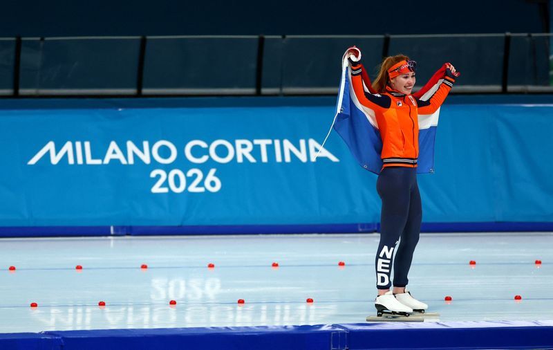 Olympics-Speed skating-Dutchwoman Rijpma-de Jong wins 1,500m gold