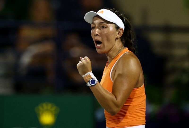 Tennis-Pegula fights back to beat Anisimova in Dubai semi-final