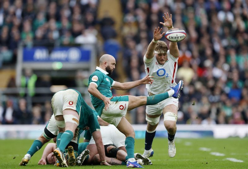 Rugby-Ireland demolish sloppy England in record 42-21 victory