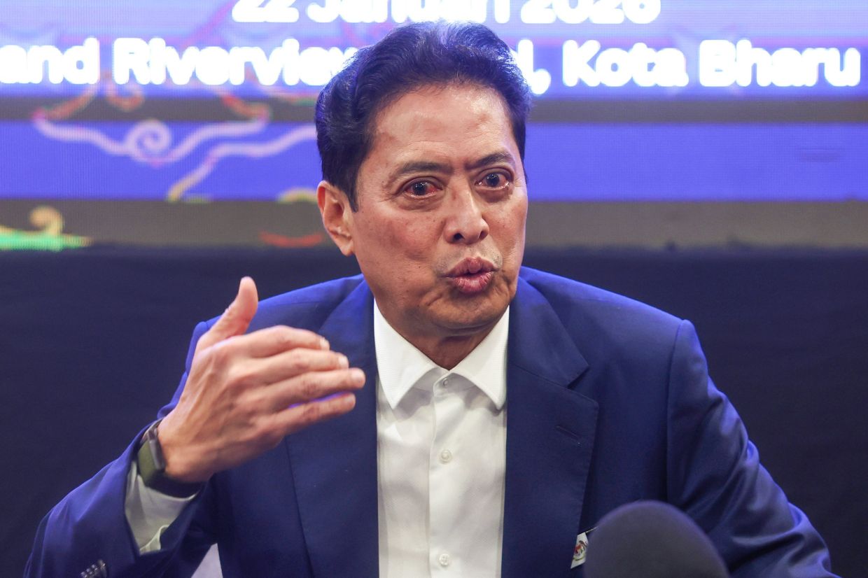 Azam gives statement on shareholding issue to special probe panel