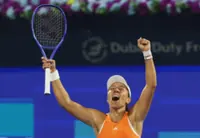 Tennis-Pegula beats Svitolina in straight sets in Dubai final