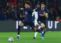 Soccer-PSG return to top of Ligue 1 as Lens lose to Monaco