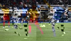 Soccer-Late goals keep Inter in control of Serie title race