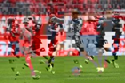 Soccer-Bayern confirm Davies suffered muscle injury against Frankfurt