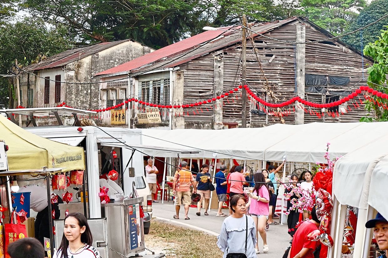 Nanyang‑style shophouses providing a unique backdrop to the bazaar.