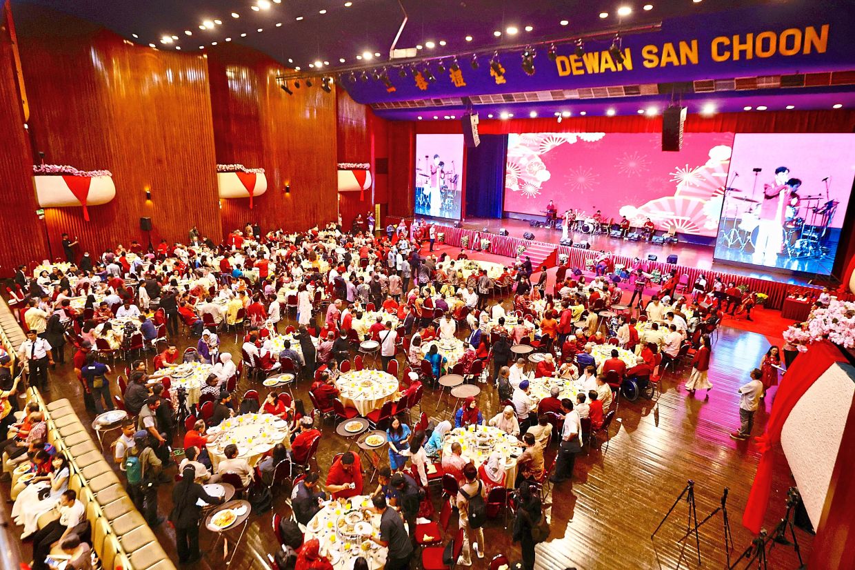 The open house (above and bottom) drew hundreds of guests from various races and also from outside Malaysia.