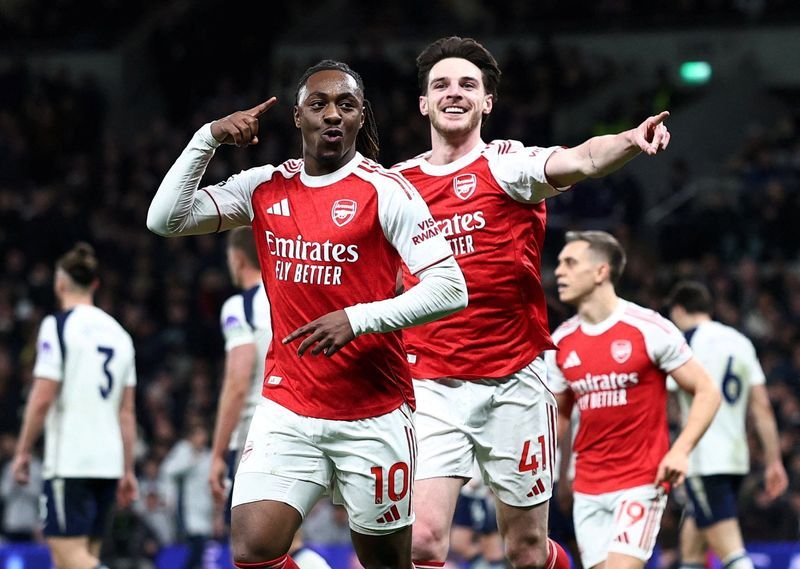 Soccer-Eze's derby double gets Arsenal title bid back on track