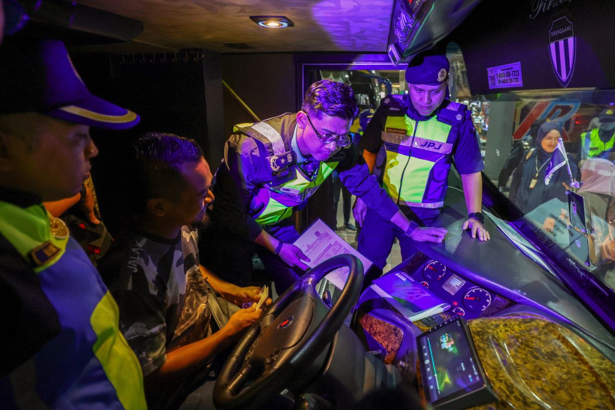 T'ganu JPJ issues nearly 2,000 summonses in Chinese New Year op