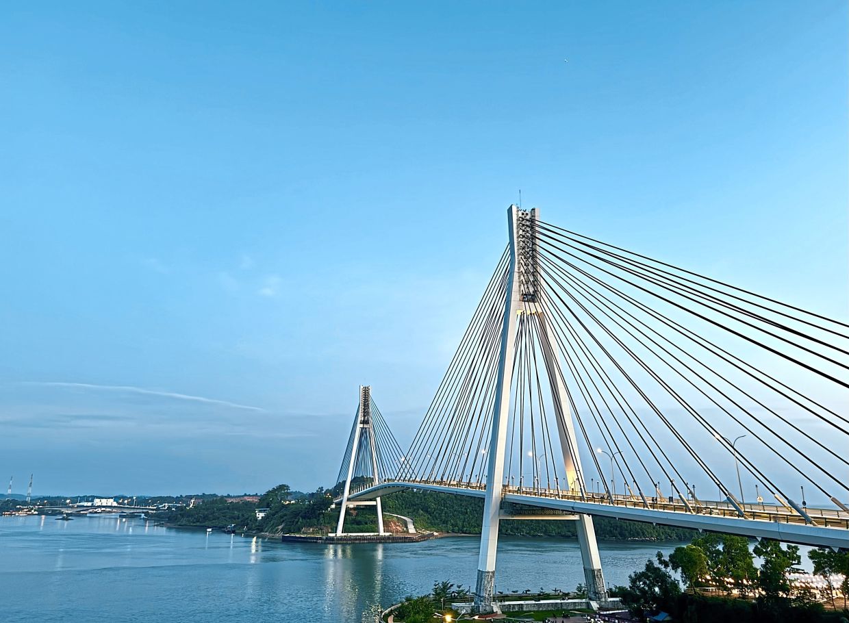 Barelang Bridge has become an iconic landmark in Batam. — Unsplash