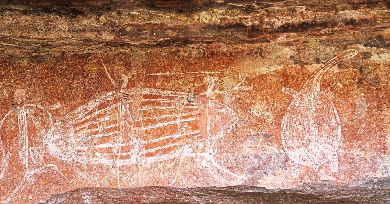 Rock paintings of Australia's First Nations people can be admired at Ubirr in Kakadu.