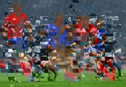 Rugby-France stay in Six Nations charge with win over Italy