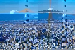 Tokyo Skytree lift malfunctions, trapping 20 people for about five hours