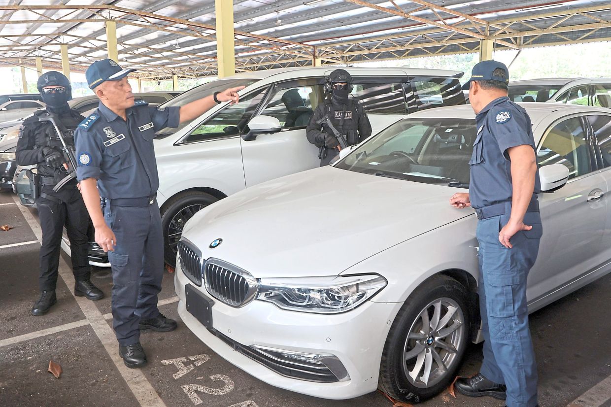Four nabbed in RM22mil car case