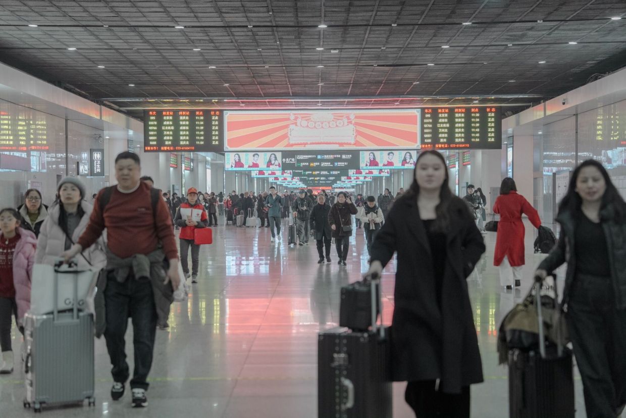 China records increased passenger trips via railway during Lunar New Year