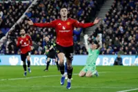 Soccer-Substitute Sesko seals win for Man Utd at Everton