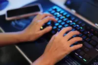 Beware of fraudulent pop-up alerts that appear to be from Singapore police while browsing websites