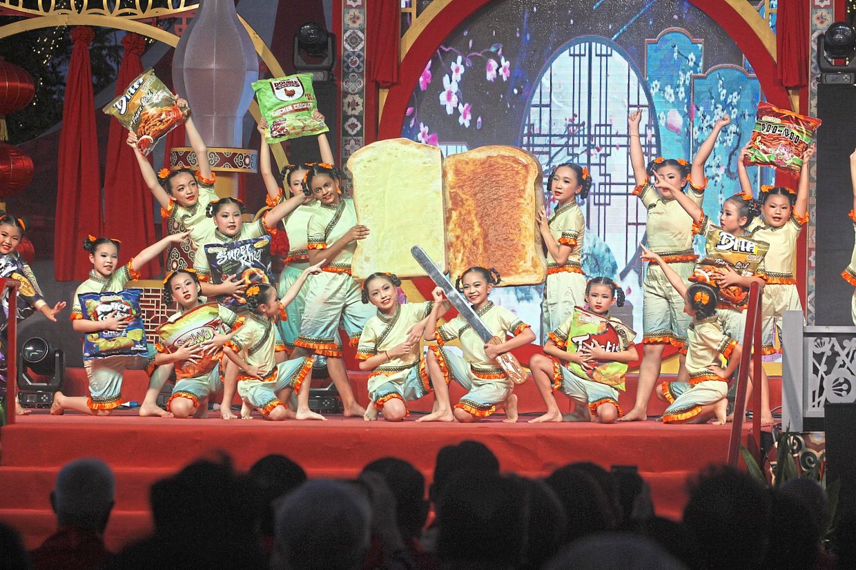 A specially choreographed dance number celebrating the local ‘rotiman’, performed during the opening ceremony of the event.