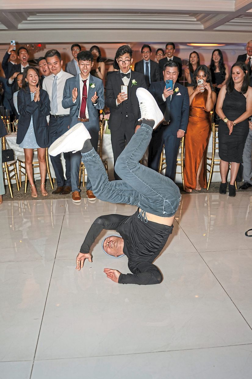 A dance competition at the Kimmoks' wedding.