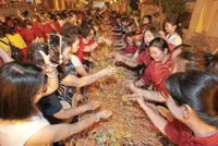 1,000 participate in ‘CNY birthday’