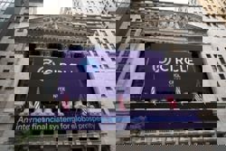 Circle tops revenue expectations on strong stablecoin circulation, shares surge