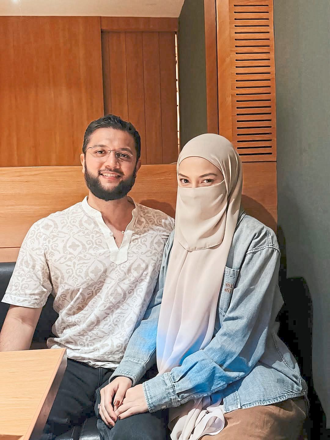 Neelofa and Haris can be seen on the Astro Oasis (Ch 106) programme, Halaqah Nunha, airing during the month of Ramadan. Photo: Neelofa/Instagram