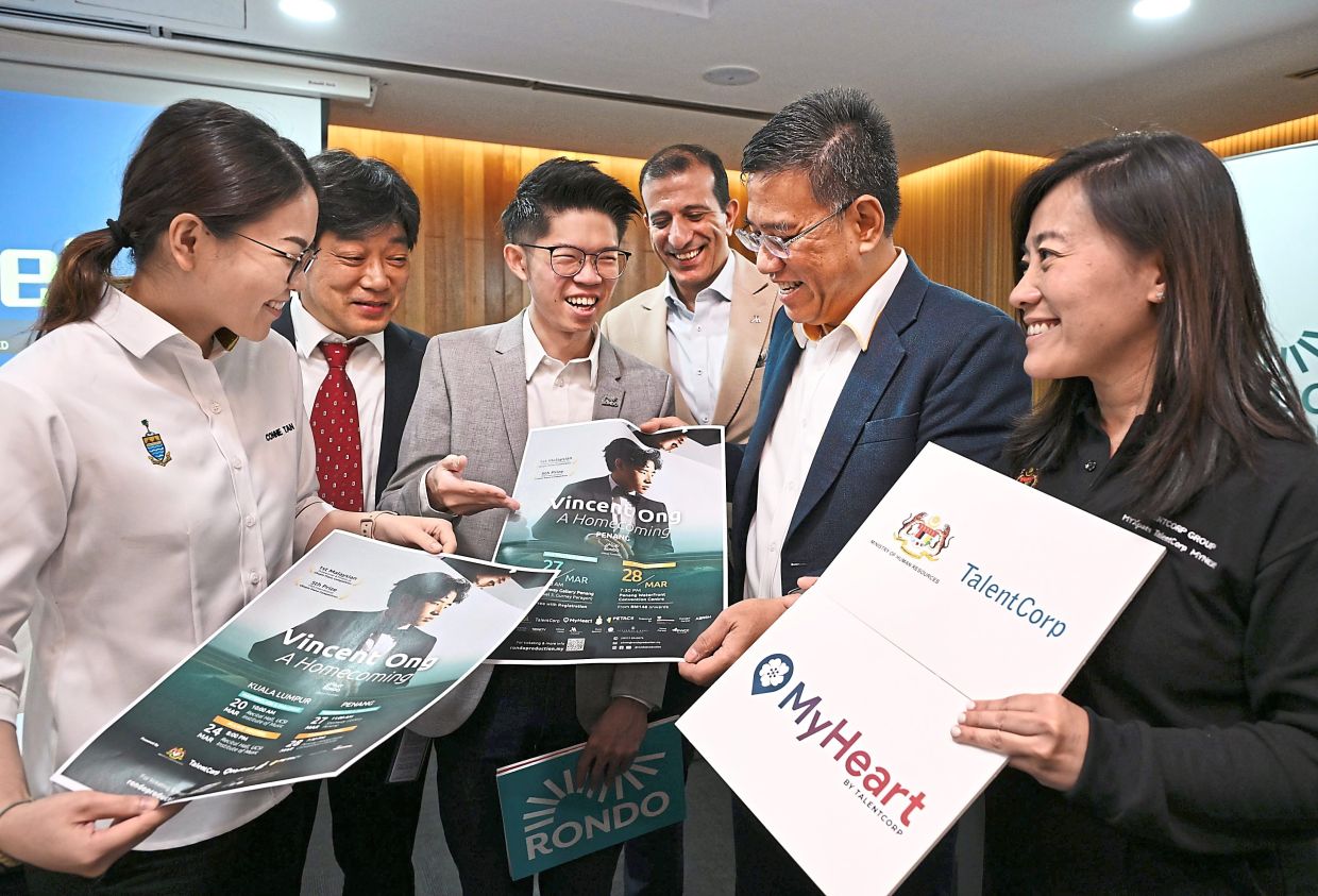 (From left) Tan, Oh, Ooi, Farag, Wong and Heng at the press conference for ‘Vincent Ong: A Homecoming’ in Komtar, Penang. — KT GOH/The Star
