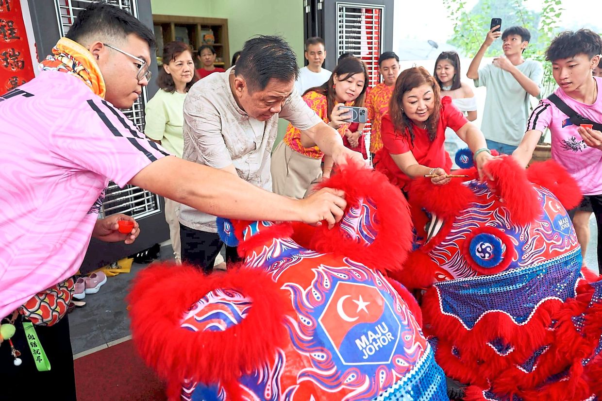 Pride of lions roars to life across Johor