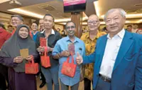 Seremban medical centre distributes aid to dialysis patients