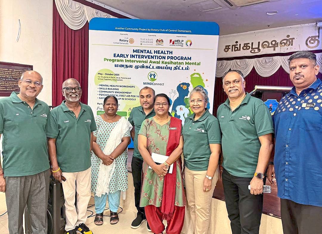 (From left) RCCD Rotarian Sridharan Ramachandran, Karthi, SJK (T) Melaka Kubu retired school counsellor Mageswari Selvarajah, Balan, SJK (T) Melaka Kubu headmistress Kogilam Karuppiah, Siti Subaidah, RCCD past president Subha Sathiamoorthy and SJK (T) Melaka Kubu teacher Amos Raj at the MindConnect programme.