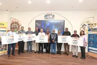 RM3mil scholarship aid for top students