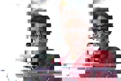 Ice Hockey-Tennis great King calls US men's Olympic team's laughter at Trump joke 'uncomfortable'