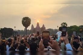Cambodia invites tourists to experience annual equinox sunrise at Angkor ...