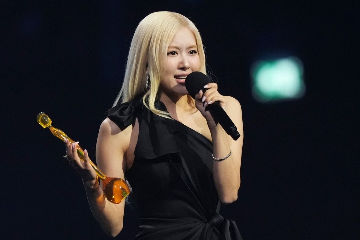 Blackpink's Rose becomes first K-pop artist to win at Brit Awards with ...