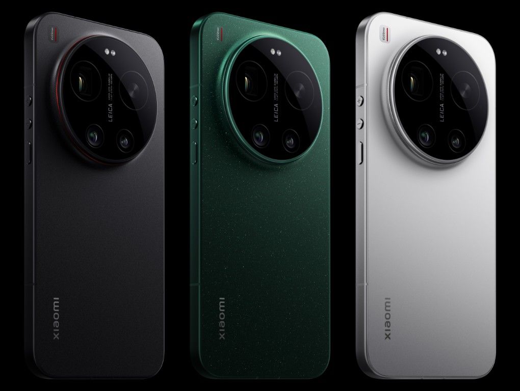 The Xiaomi 17 Ultra comes in White, Black, and Starlit Green.