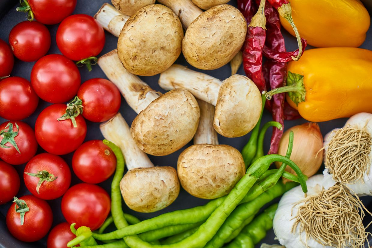 Plant-based diets generate 75% less greenhouse gas emissions than meat-heavy ones. — ENGIN AKYURT/Pexels