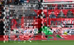 Soccer-Man United climb to third in table with come-from-behind win over Palace